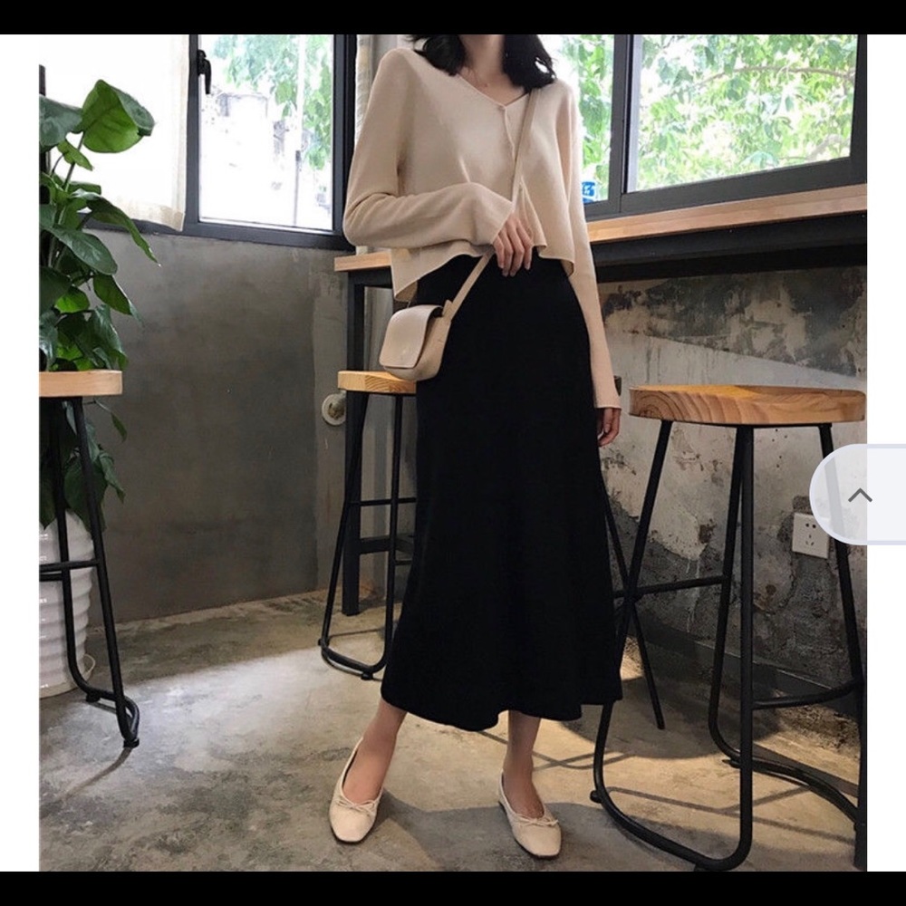 Skirt - Picture 2 of 5